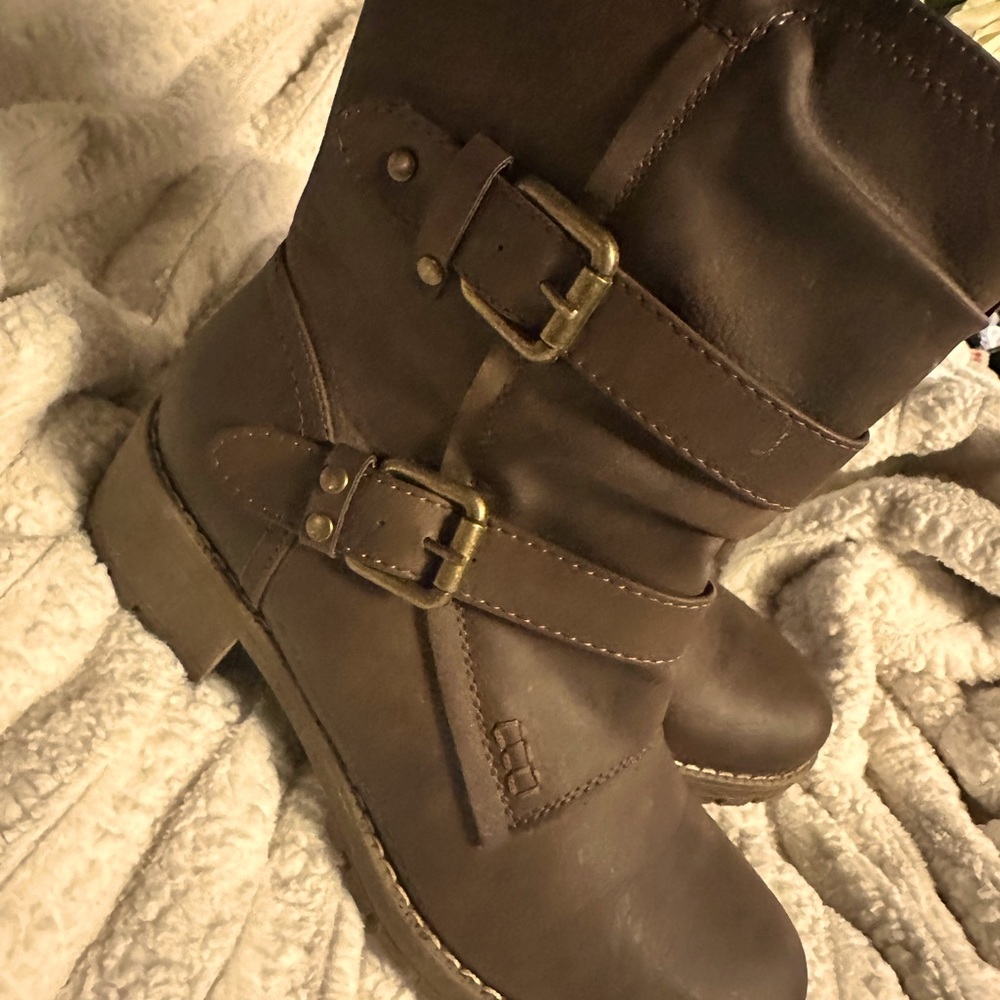 Brand new brown boots - Picture 3 of 6